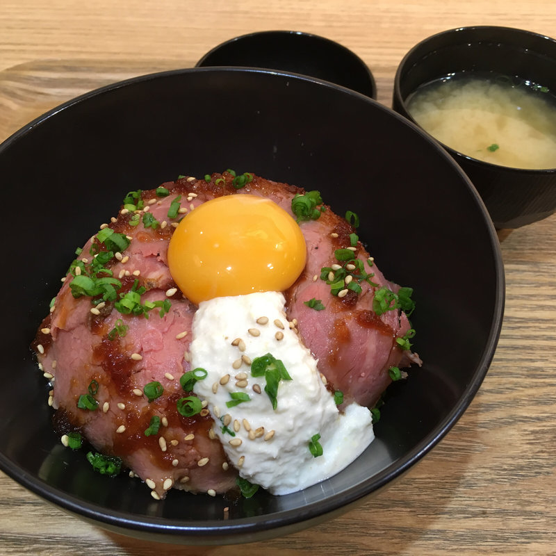 ローストビーフ丼L 〜洋風わさびソース〜(ローストビーフとステーキYOSHIMI福岡パルコ店)