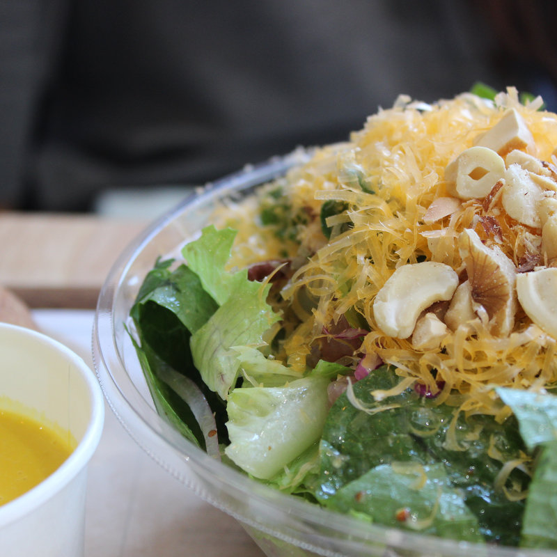 ミモレットチーズと生ハムの濃厚サラダ スープセット(HIGH FIVE SALAD)