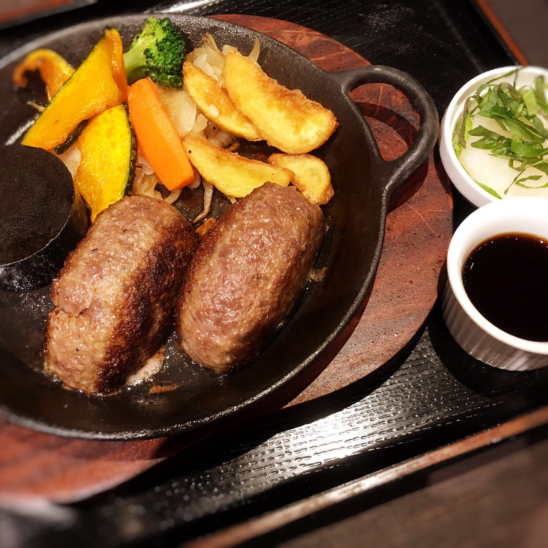 BEEF100%黒毛和牛ハンバーグ エアーズロック(200g)(カノヤバル 福岡パルコ店 )