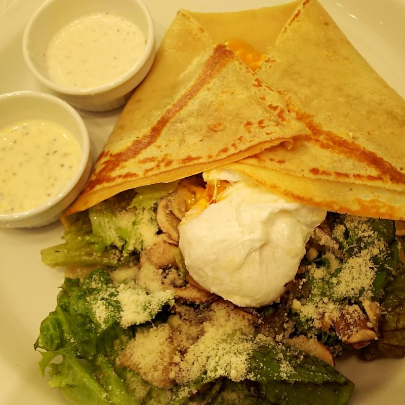 チキンとマッシュルームのクレップ(Butter)