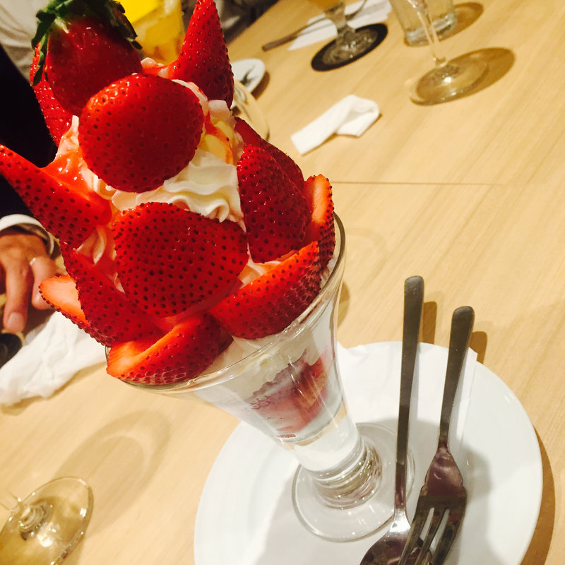 あまおう苺のパフェ(果実園 東京店 )