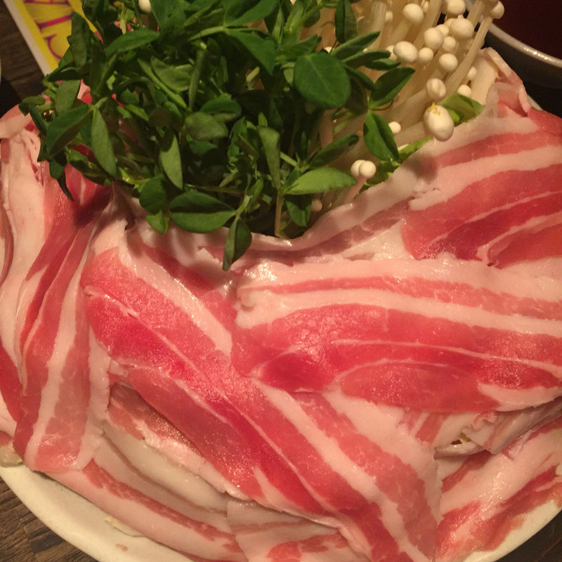 コラーゲンたっぷりあぐーしゃぶしゃぶ (沖縄SECRET BASE 神田基地TOKYO)