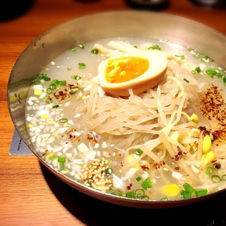 濃厚スープの冷麺(焼肉ジャンボ 白金)
