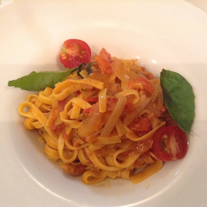 ランチE(ウニ・辛口フレッシュトマトの自家製タリアテッレ）(オステリア ガウダンテ 大阪駅前第4ビル店)