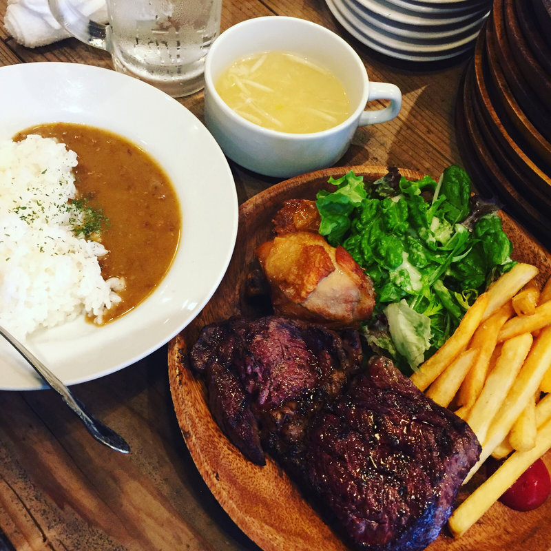 肉屋のステーキプレート＋カレーがけ(ブッチャーブラザーズ )