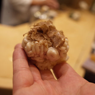 白子 アルバ産白トリュフ乗せ(初音鮨)