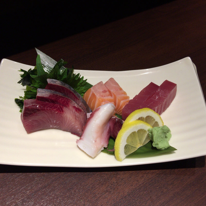 刺身盛り合わせ(充座)