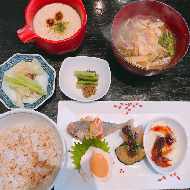 酢重風とろろと前菜盛り合わせ(酢重ダイニング　六角 東京ミッドタウン店 （ロッカク）)