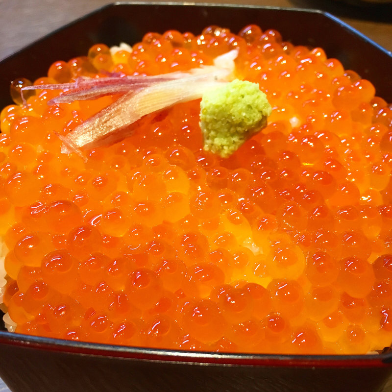 いくら丼(深夜めし雑小屋)