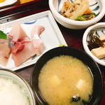 ぶり刺身定食(つくし食堂 （つくししょくどう）)