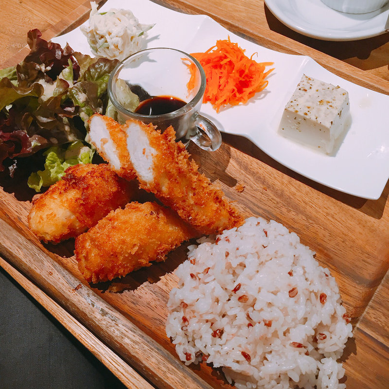 限定ササミカツプレート(バロワーテラス 千駄ヶ谷 )