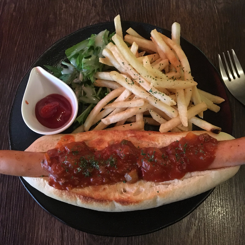 ホットドッグプレート チリビーンズ(MUD SPOT)