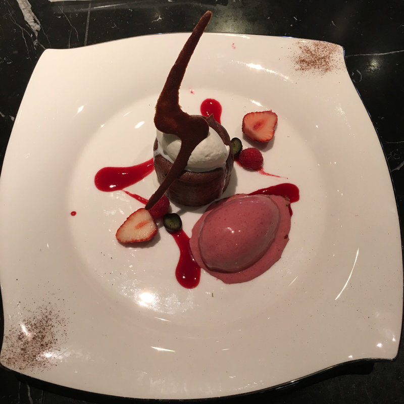 フォンダンショコラ(Toshi Yoroizuka Mid Town (トシ ヨロイヅカ ミッドタウン))