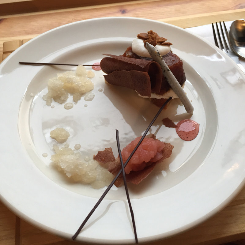 タタン仕立てのりんごのひとさら(アップルの発音 )