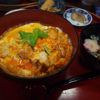 比内地鶏とろとろ親子丼(桜の里 )