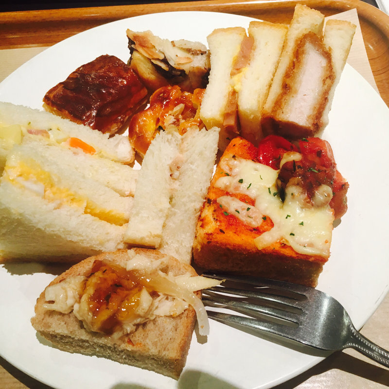 (サンドッグイン神戸屋 八重洲店 )