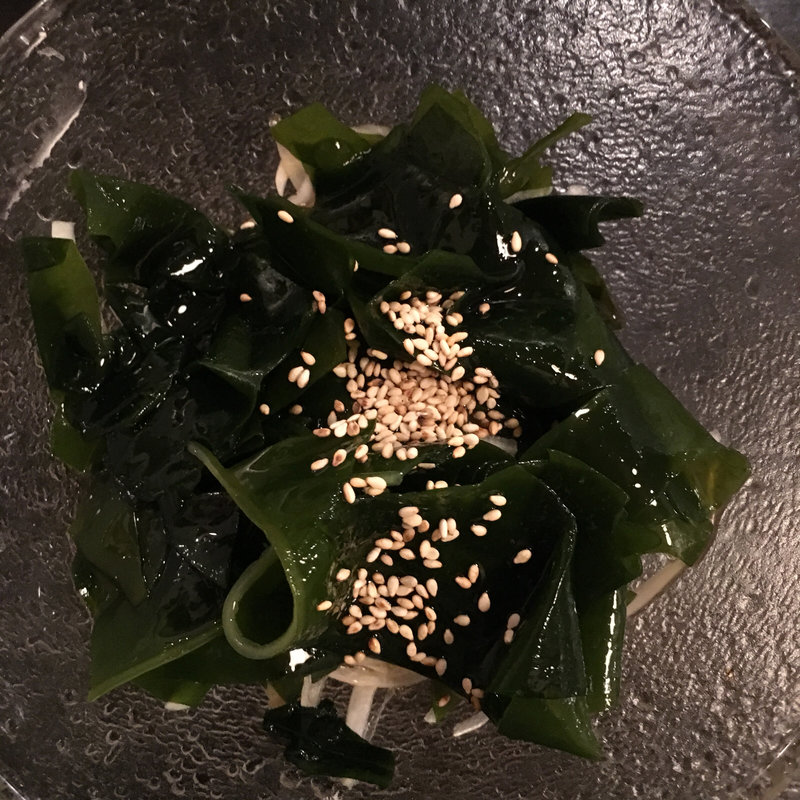 生ワカメと玉ネギのサラダ(Kaine （カイネ）)