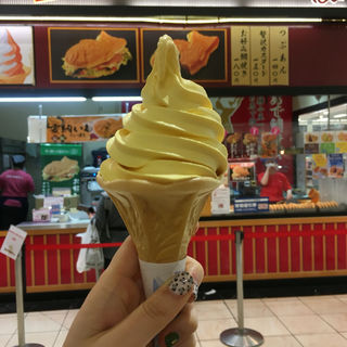 パンプキンソフトクリーム(おめで鯛焼き本舗 イオンモール大和店)