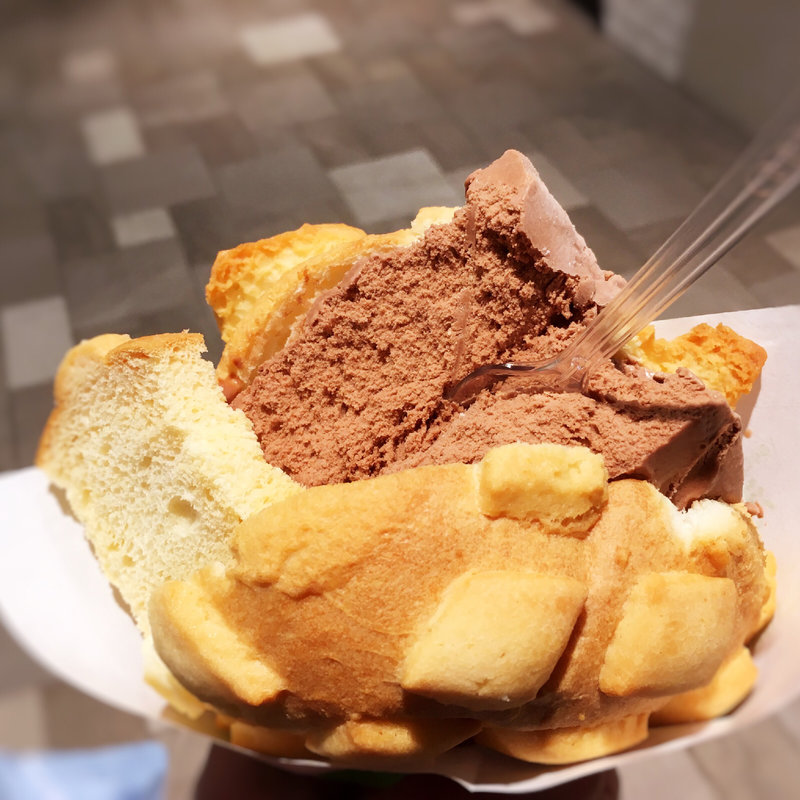 メロンパンアイス(チョコ)(世界で２番めにおいしい焼きたてメロンパンアイス 博多マルイ店)