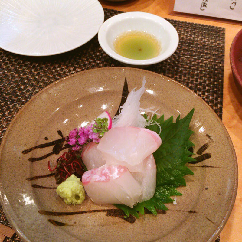 鯛のお造り(いわ月 （イワヅキ）)