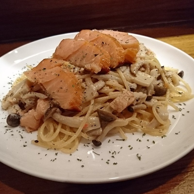 パスタ スモークサーモンクリーム(Solo de Gnome ソロデノーム)