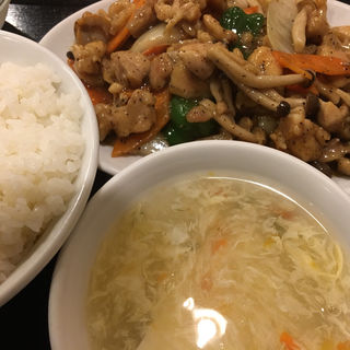 鶏肉と帆立の黒胡椒炒め(中華料理 家宴 )