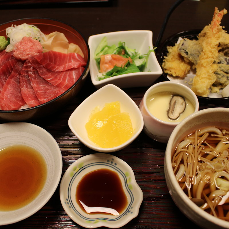 まぐろづくし丼御前(采帆久亭)