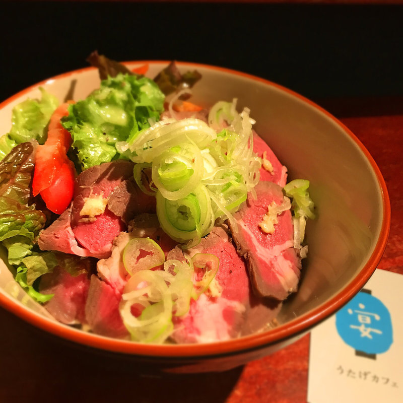 ローストビーフ丼(うたげカフェ)