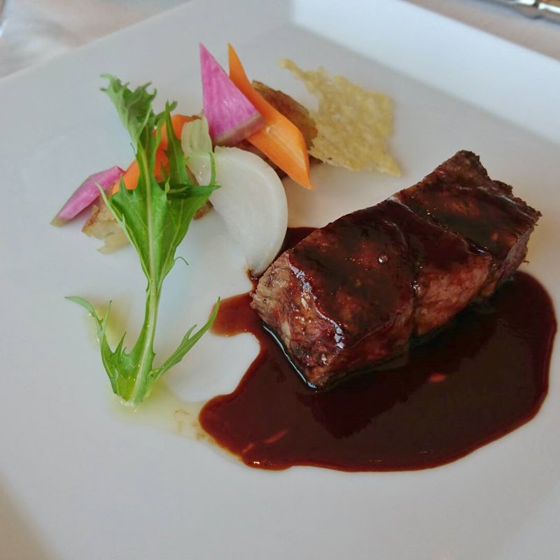 熊本産あか牛ロース肉の黒胡椒焼き　野菜のグリルを添えて(レストラン トライベックス （TRIBEKS）)