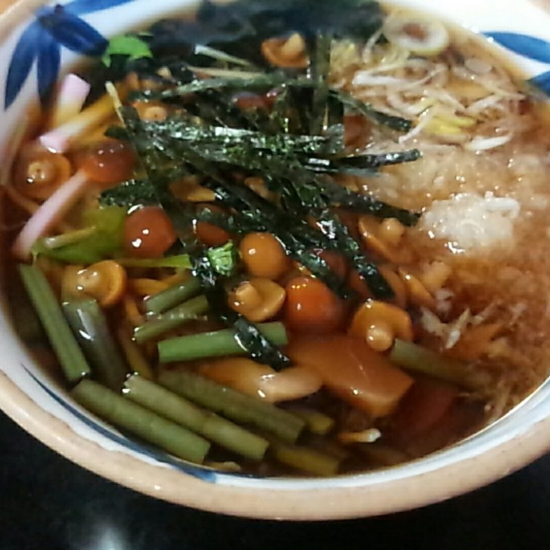 なめこおろし(手もみそばいけもり )