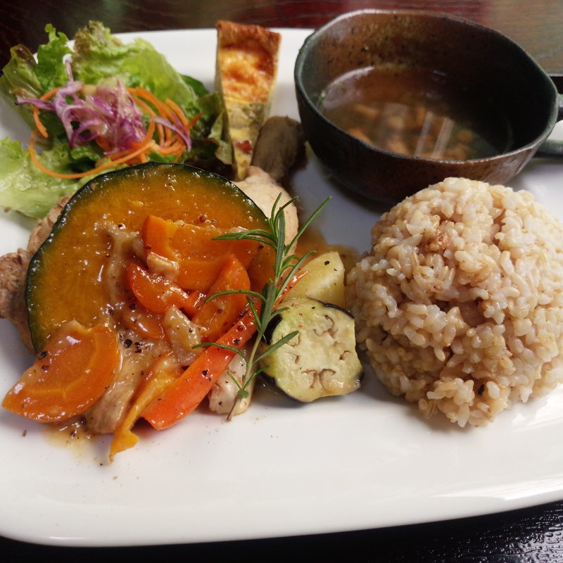 ランチセット 骨付き鶏もも肉の煮込み 季節のソース(センプレ （Semple）)