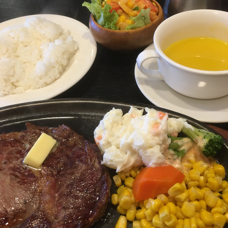 ステーキランチ(アーレス・コート )