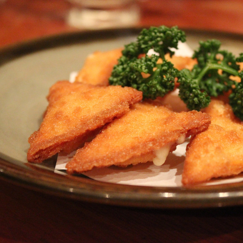 さくさくチーズフライ(やきとん酒場 新橋とら八)