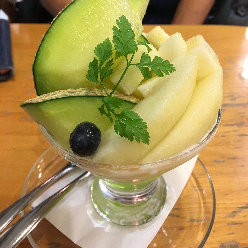 ラフランスとクラウンメロンのスペシャルサンデー(キムラフルーツ 三番街店)