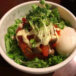 トマトソースと温玉ハンバーグ丼(ZEN茶fe)