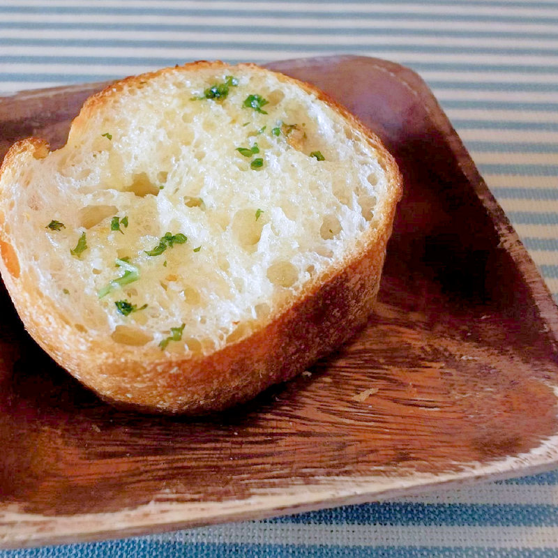 ピアットランチのガーリックトースト(ピアット （Piatto）)