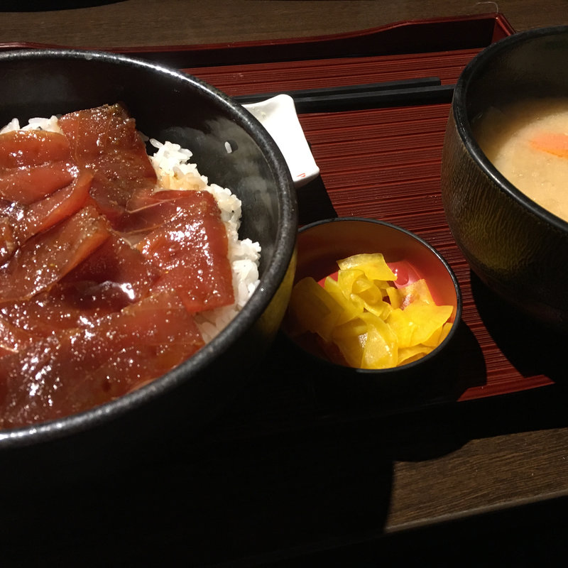 漬鮪丼と野菜豚汁(とりの介 時計台通り店)