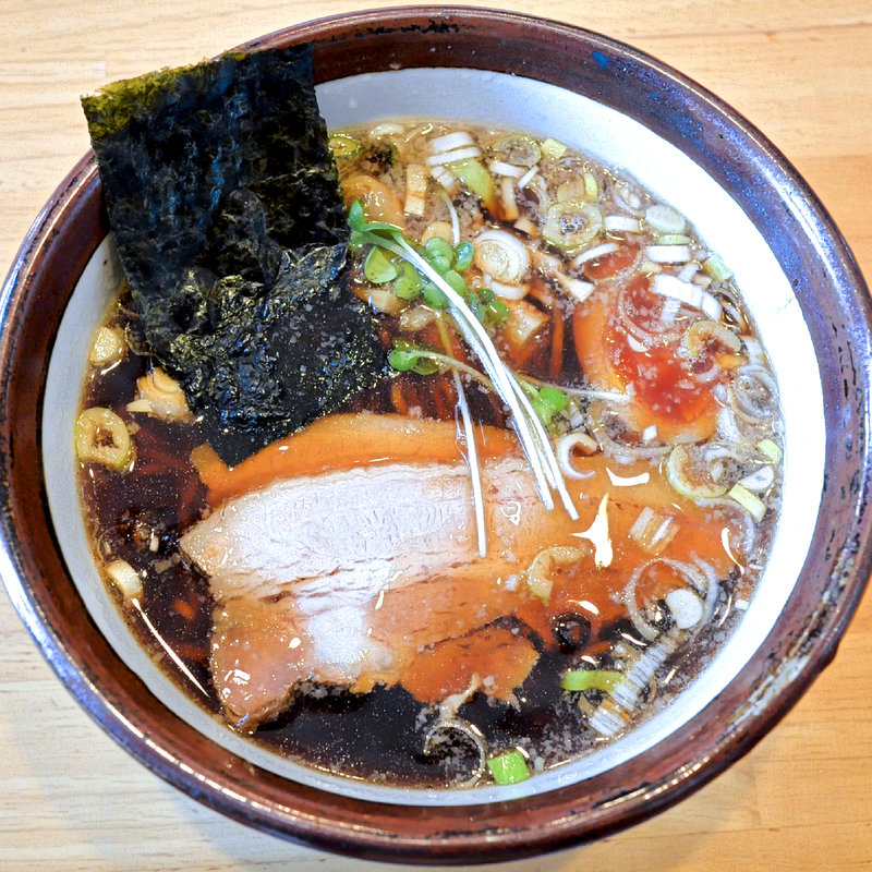 黒醤油らぁめん+チャーシュー(麺屋　藤 )