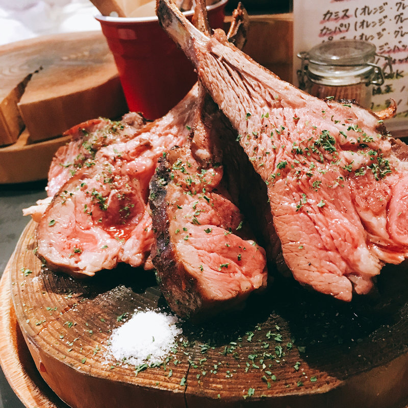 クセになる味わい 東京都の柔らか絶品ラムチョップ8選 Sarah サラ 料理メニューから探せるグルメサイト