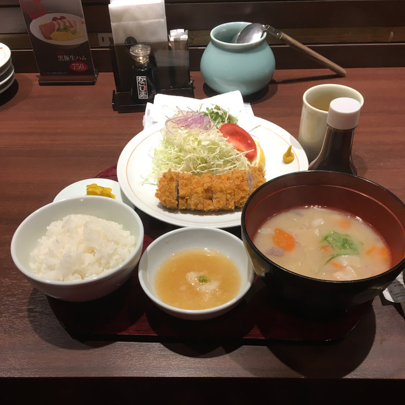 豚かつ定食(いちにいさん)