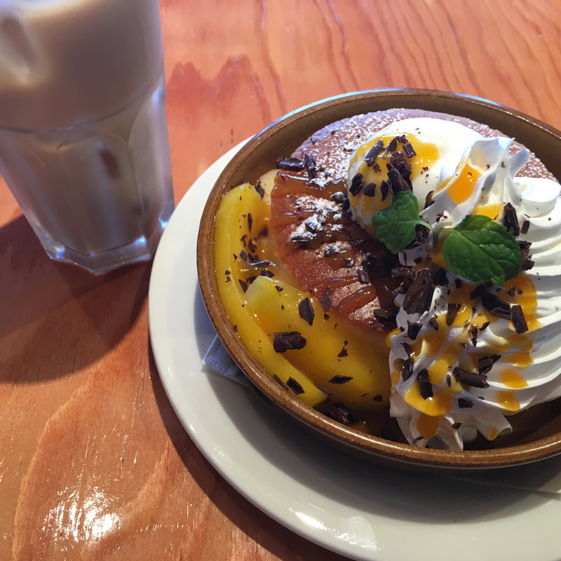 ふわふわ厚焼きパンケーキ〜マンゴー&ピーチ〜(ハンズカフェ ピオレ明石店)