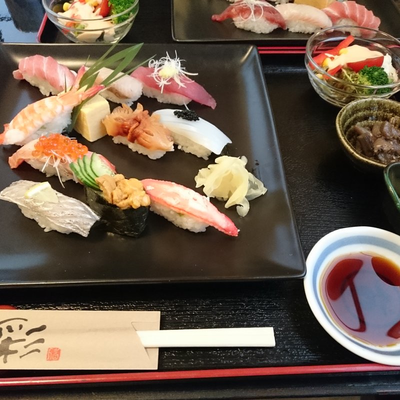 上にぎりずしとサラダセット （ ランチ ）(食彩 花菖蒲)