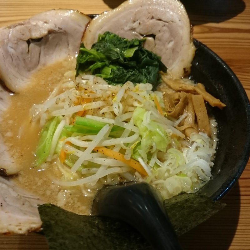 背脂チャーシューメン + 野菜(麺屋　義國 )
