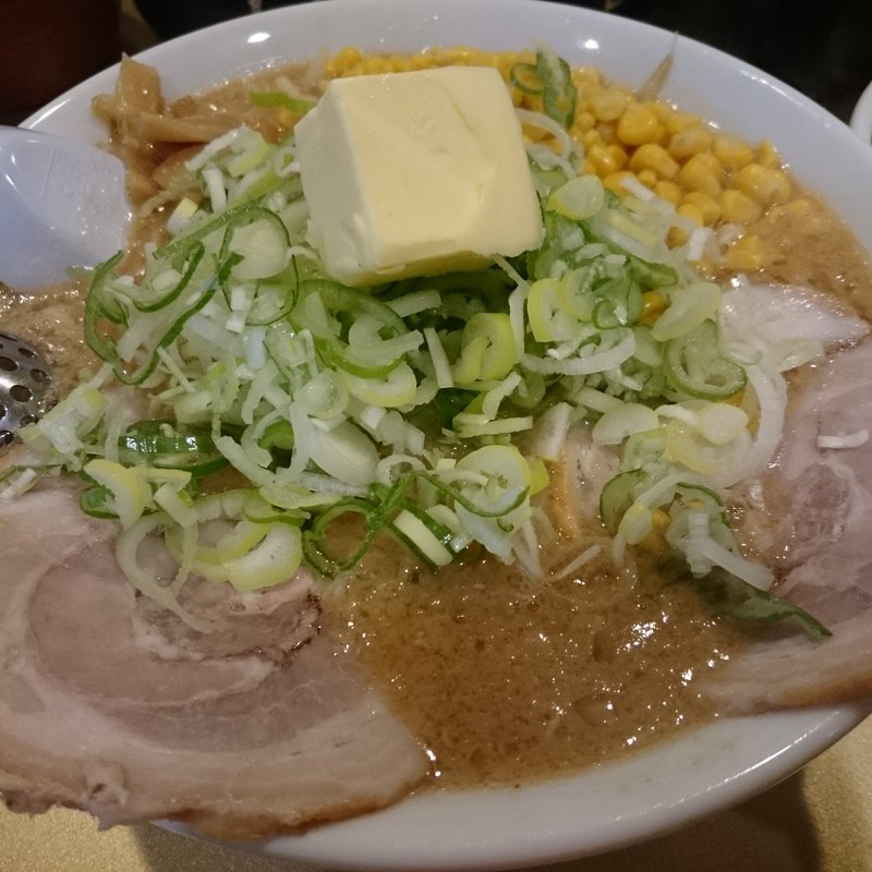 みそバターコーン （背脂ごてごて）(超ごってり麺 ごっつ 新小岩店)