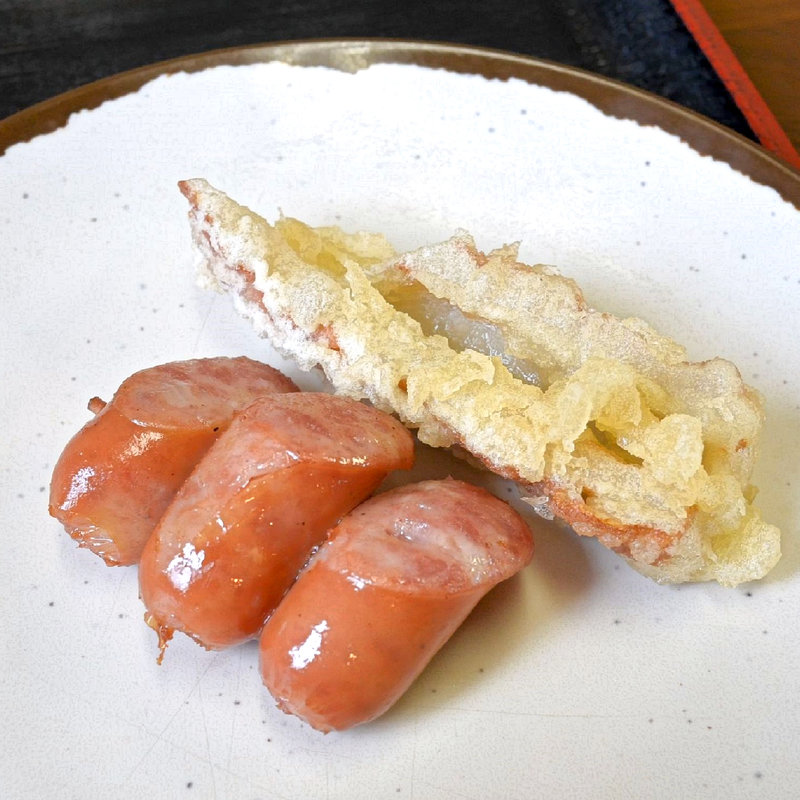 ウインナーとちくわ天(うどんや )