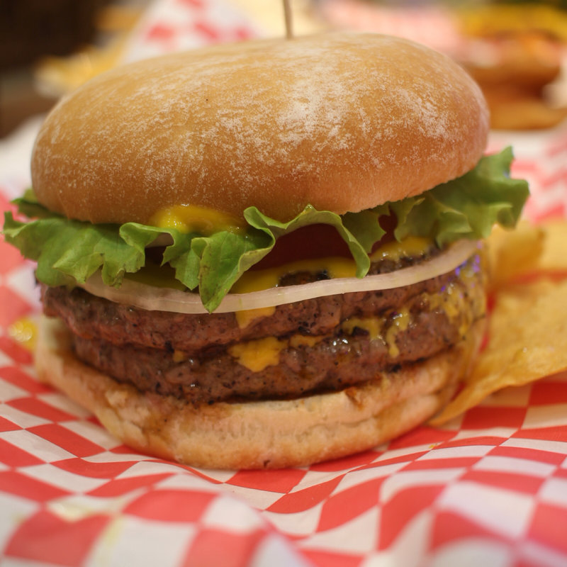 プレミアムモンスターダブルバーガー(テディーズ ビガーバーガー 横浜ワールドポーターズ店)