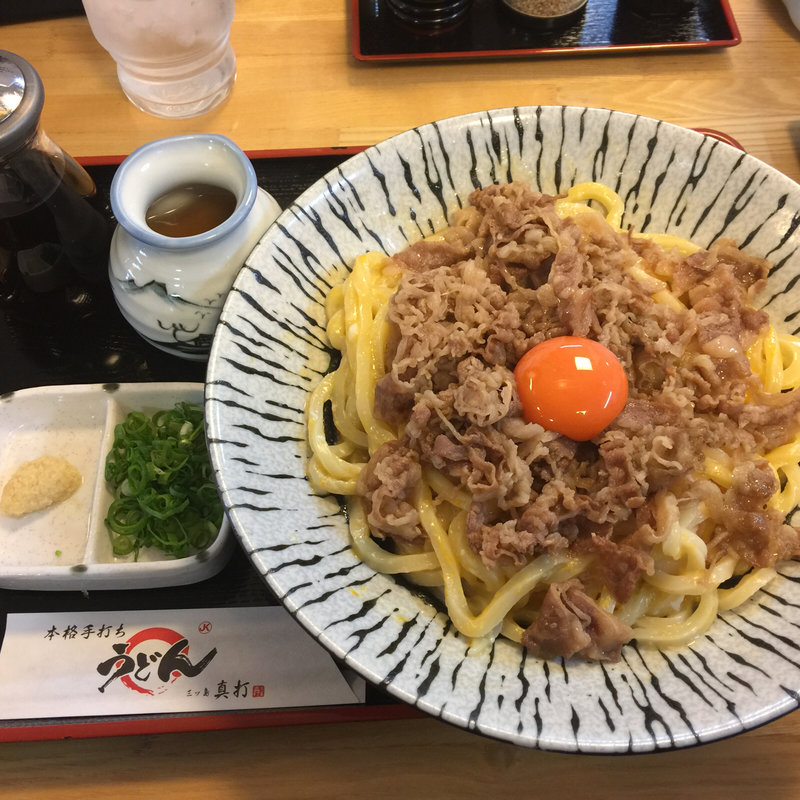 肉釜玉うどん(三ツ島　真打)
