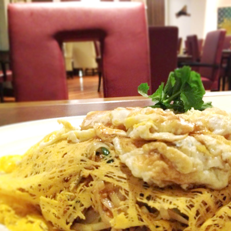 パッタイの玉子包み(Red Pepper Restaurant)