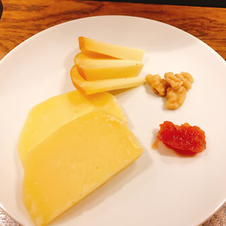 スペインチーズ2種(バルネリマ （BAR NERIMA）)