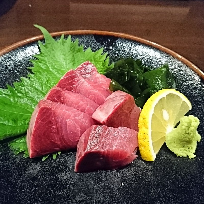 寒ブリ 刺身(酒場おっとん)